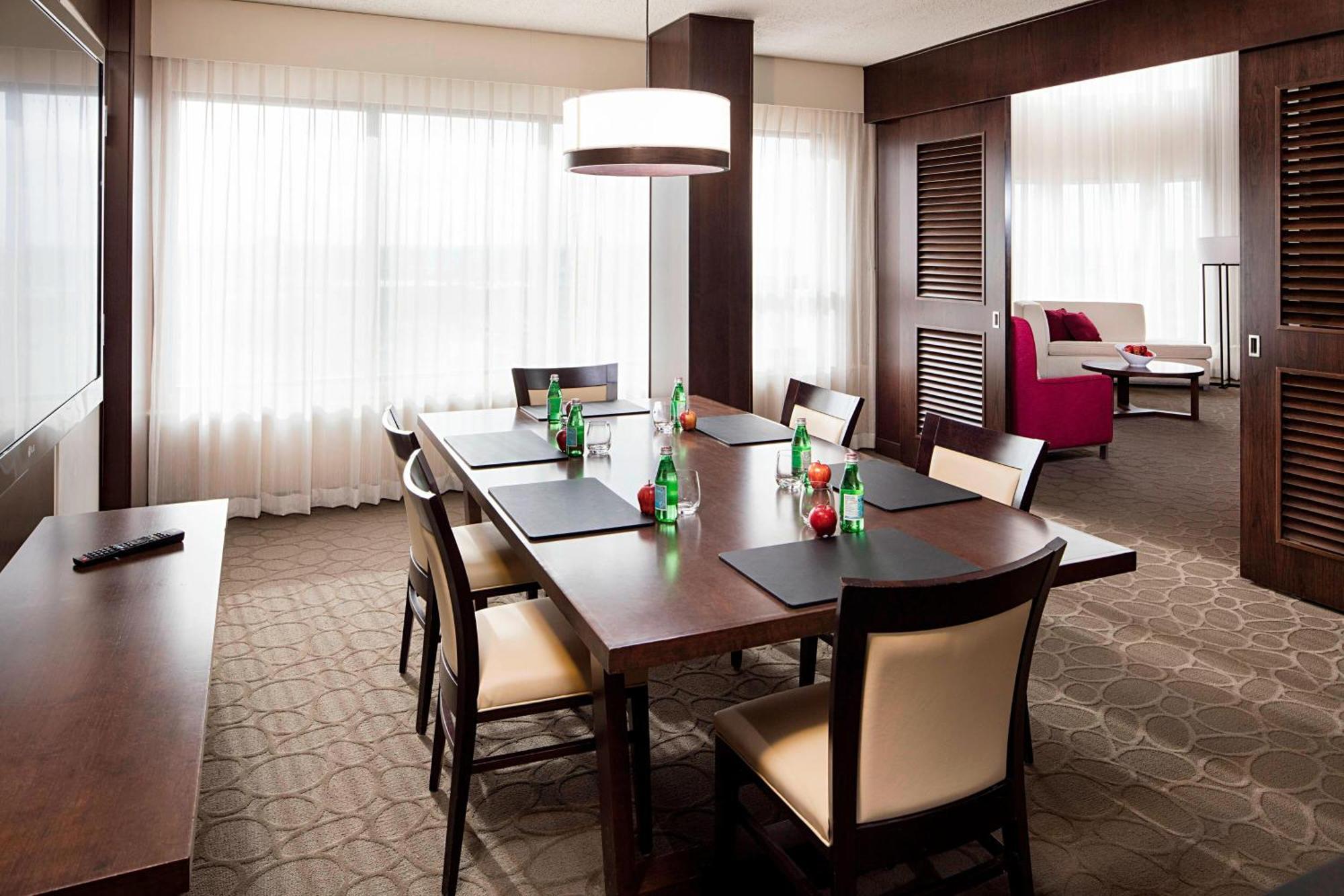 Delta Hotels By Marriott Edmonton South Conference Centre Luaran gambar